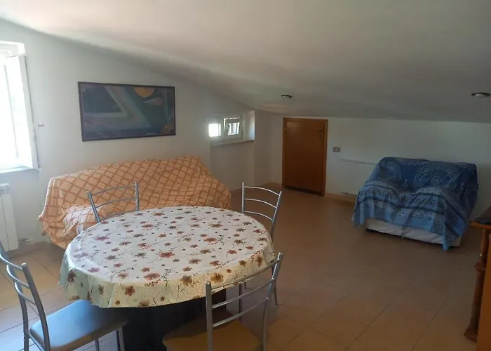 شقة Mansarda Casalina *